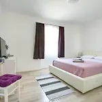 Maja Apartment